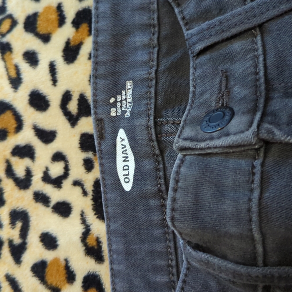 Old Navy High Rise Pants - Picture 3 of 5